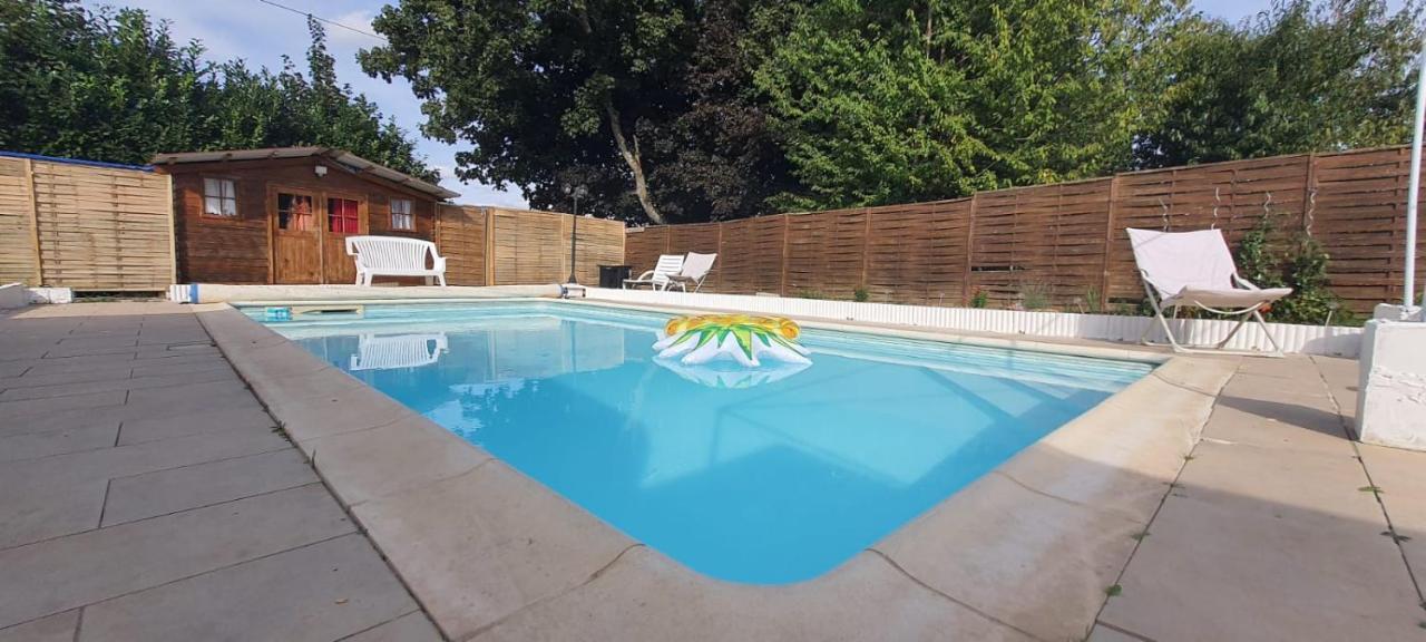 Studio Meuble Avec Piscine Partagee La Ferté-Gaucher Kültér fotó